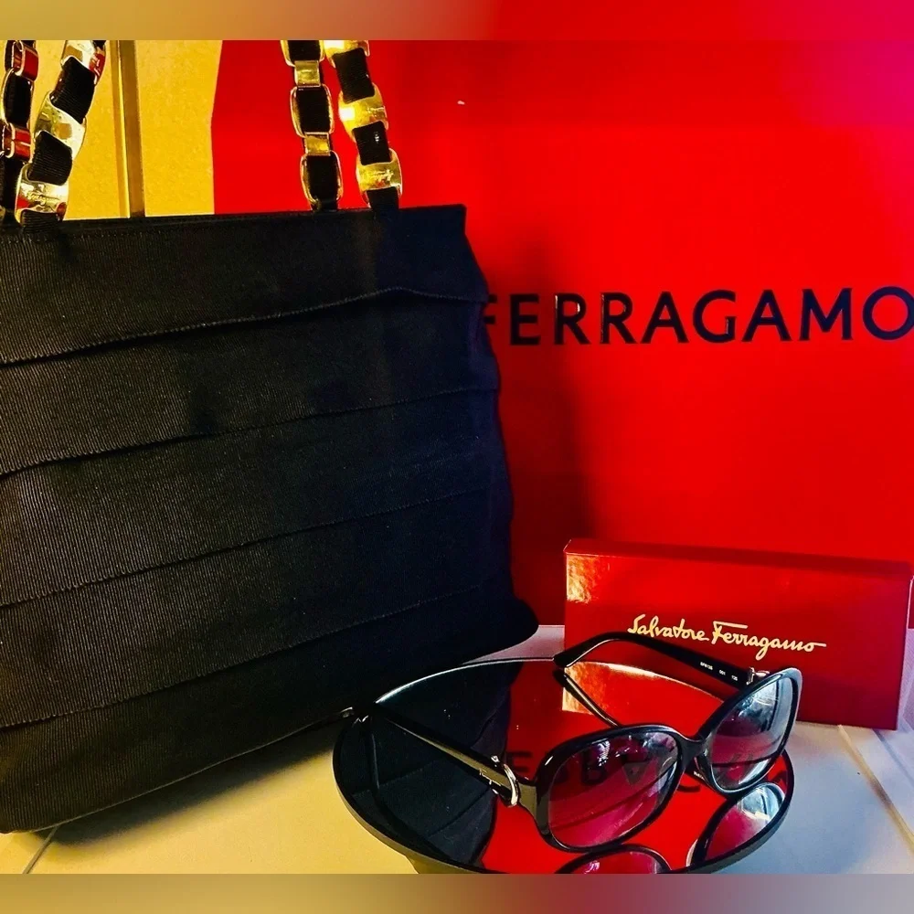 SALVATORE FERRAGAMO SUNGLASSES BLACK OVAL